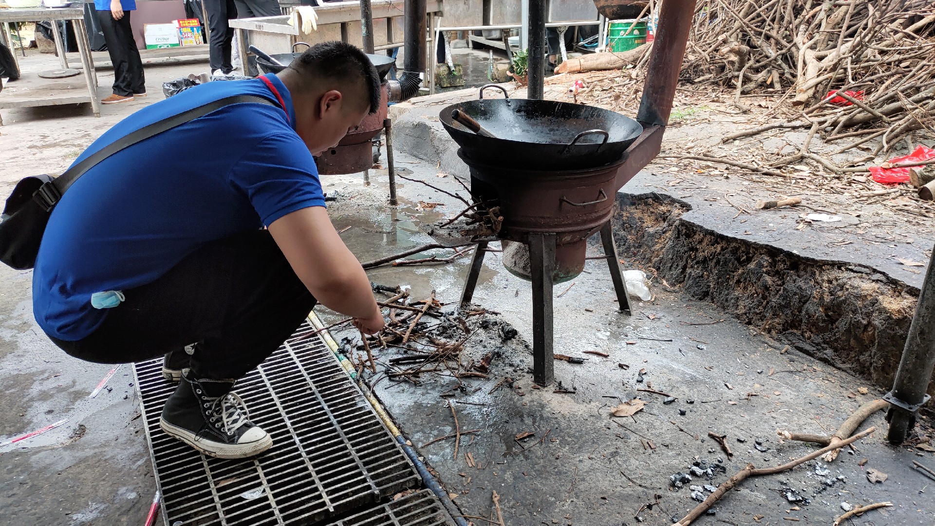 松湖騎行，穿樹飛花；農(nóng)家休閑，擁抱自然