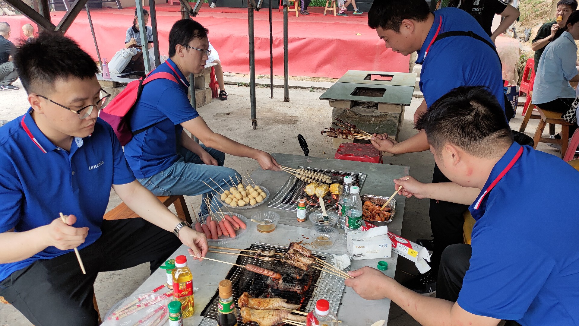 松湖騎行，穿樹飛花；農(nóng)家休閑，擁抱自然